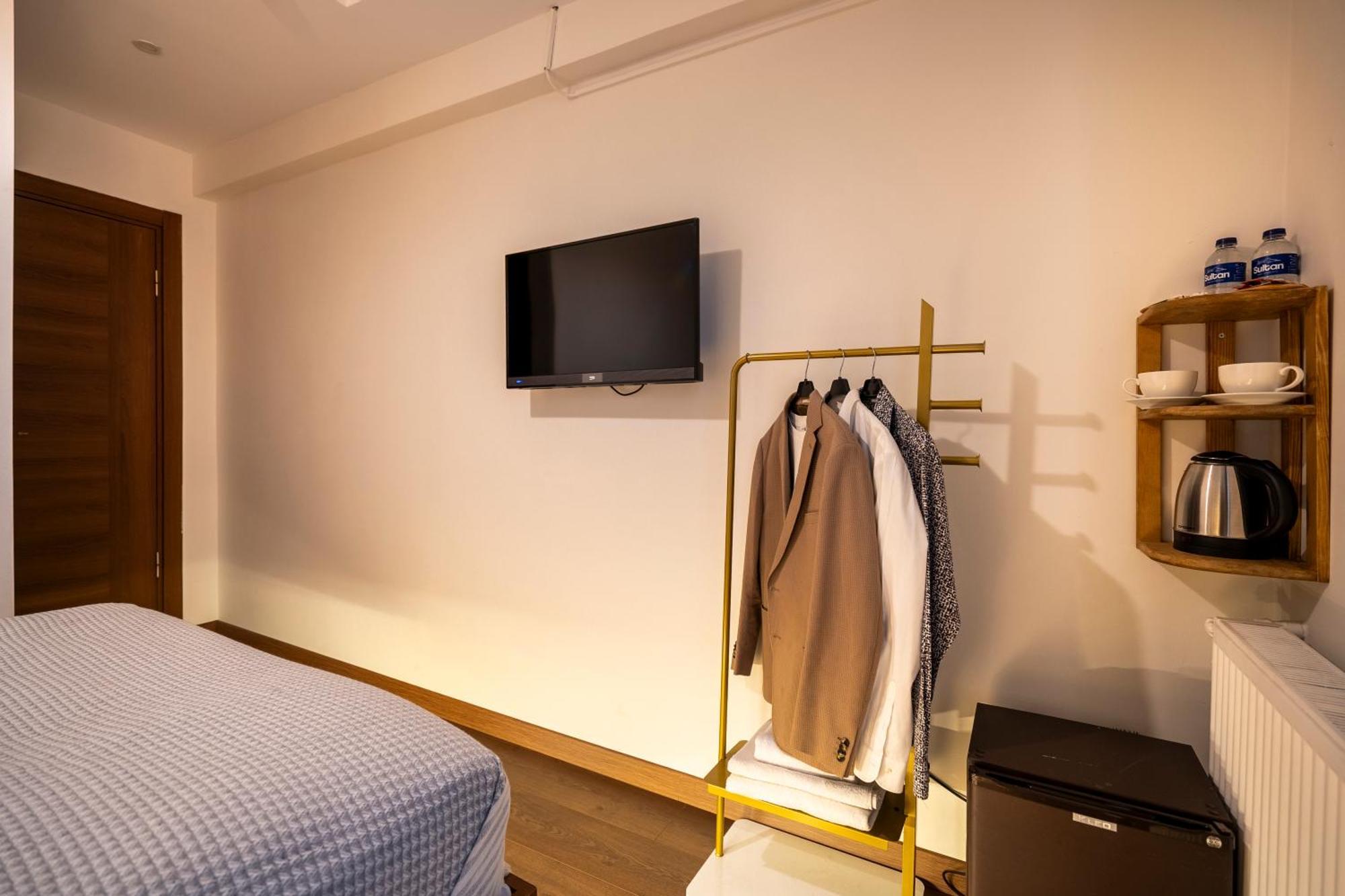 York House Отель *